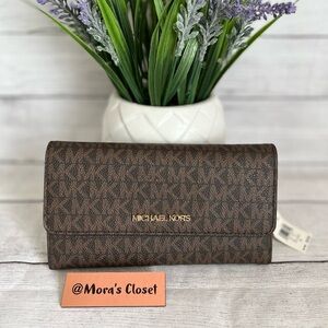 🦋Michael Kors Trifold Wallet